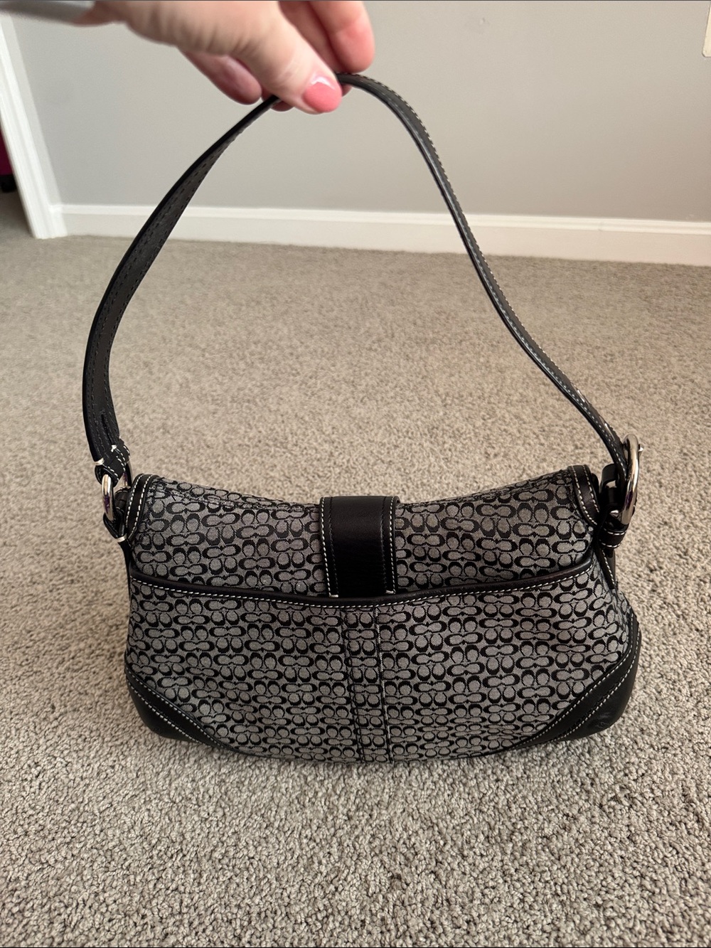 Vintage Coach Black Signature Canvas Shoulder Bag with Matching Wallet - Picture 4 of 12